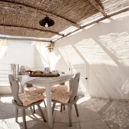 Dimora Baronia Apartment Latiano Exterior photo